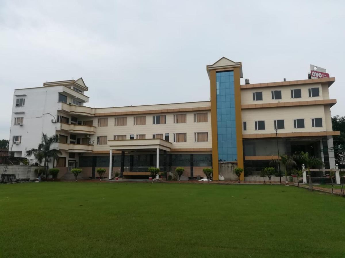 Oyo 39959 Hotel Bandhan Bahraich Exterior photo